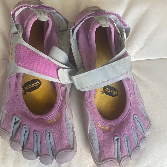 Vibram FiveFingers Pink and Gray Toe Shoes - Picture 1 of 1